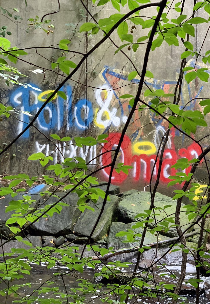 eimyyy_'s tweet photo. it’s the thought that counts , long live the boys 👼🏼💙👼🏻❤️ https://t.co/OScWuqggVp