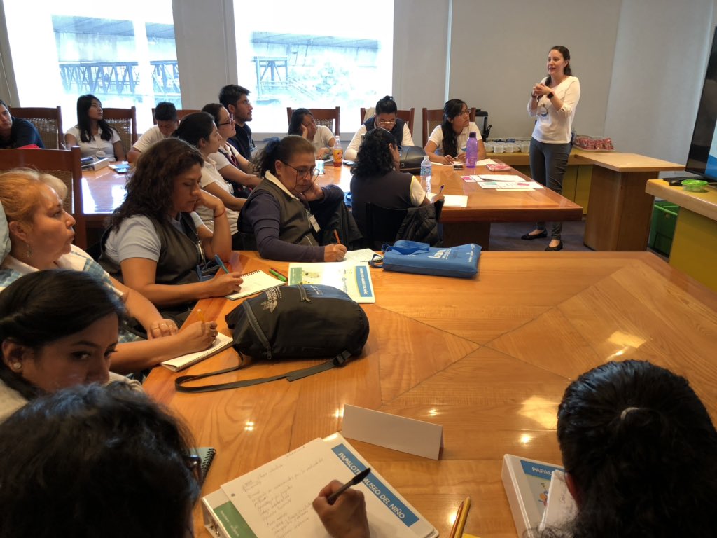 carlossm68's tweet photo. Maestros de educación básica trabajando iniciando talleres en #STEM #IBM #TeachersTryScience @citizenIBM @ibm_mx gracias a nuestra alianza con @creativospmn @Papalote_Museo https://t.co/fbTdTV9wdg