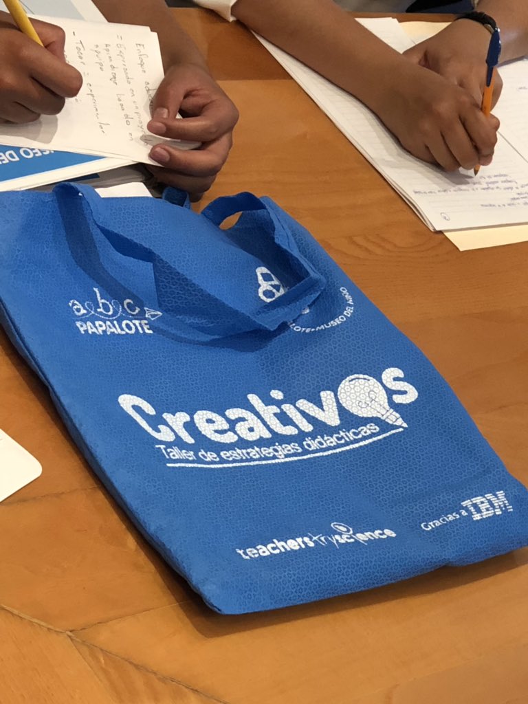carlossm68's tweet photo. Maestros de educación básica trabajando iniciando talleres en #STEM #IBM #TeachersTryScience @citizenIBM @ibm_mx gracias a nuestra alianza con @creativospmn @Papalote_Museo https://t.co/fbTdTV9wdg