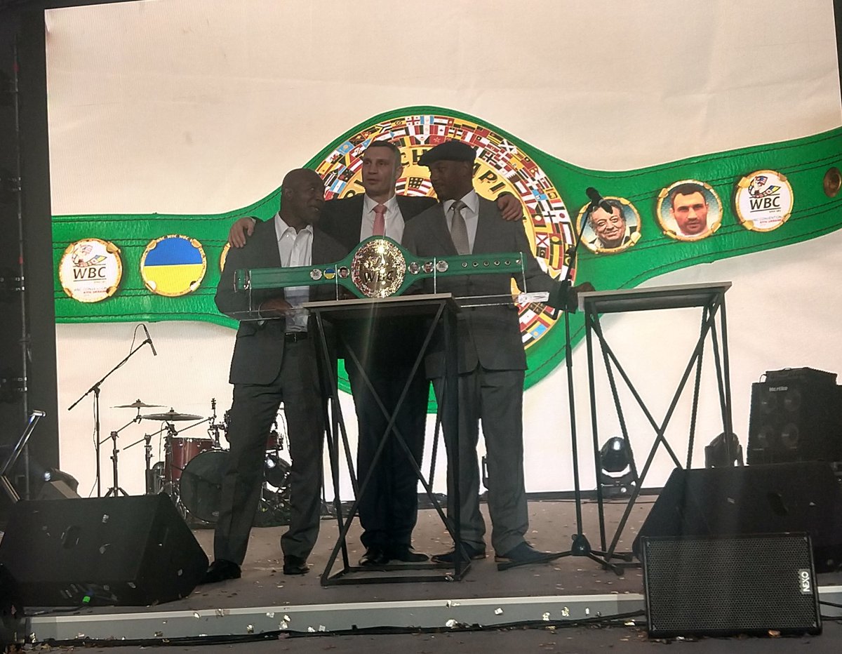 WBCBoxing's tweet photo. Heavyweight Legends, come together to help the ones who need it the most.

@Vitaliy_Klychko , @LennoxLewis  &amp; Evander @holyfield ... eternal champions of life.

#WBC 56th Annual Convention

🇺🇦🇺🇦🇺🇦 https://t.co/65mkQIdwpl