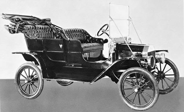 ValentiClassics's tweet photo. October 1st, 1908 the #ModelT was first introduced by the @Ford Motor Company! It cost a whopping $825! Did you know that the #Ford Model T had a few nicknames? #TinLizzie, #LeapingLena and #flivver 

#FordModelT #110YearsAgo #October1908 #OnThisDay #ClassicCars #ValentiClassics https://t.co/5nCDGhlWEg