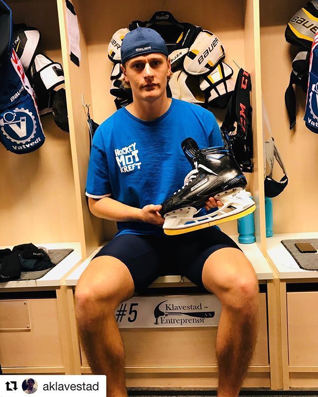 #Repost <a href="/aklavestad/">Andreas Klavestad</a> ・・・
Takk til massive blade som gir meg stål og litt ekstra fart denne sesongen, det trengs!🐌🚗💨 #nordichockeylife #iridemassive #massiveblade #hockeymotkreft ift.tt/2OoaDhv