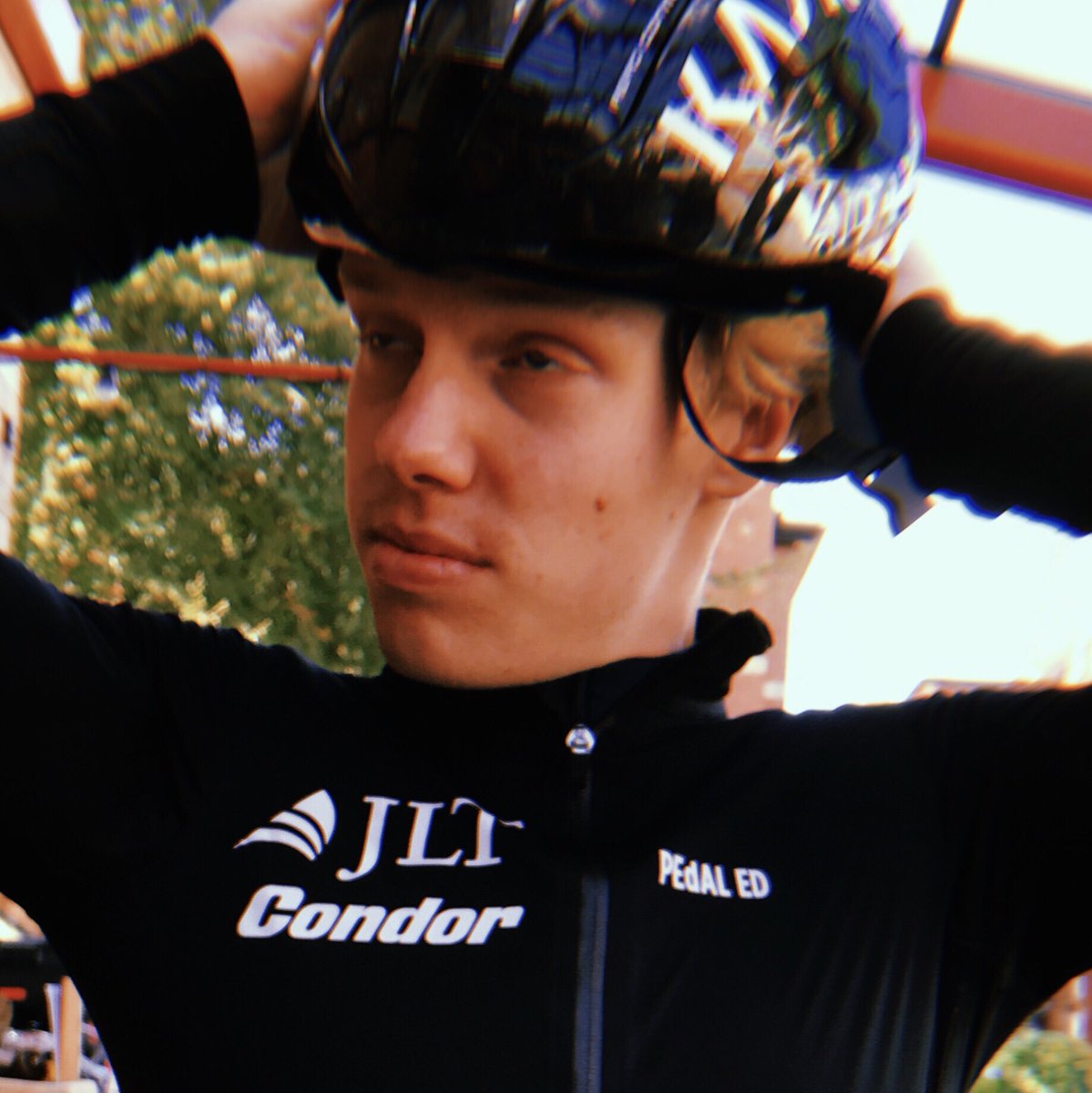 When you finish eating and realise you’ve eaten waaaaaay too much 😩🙄