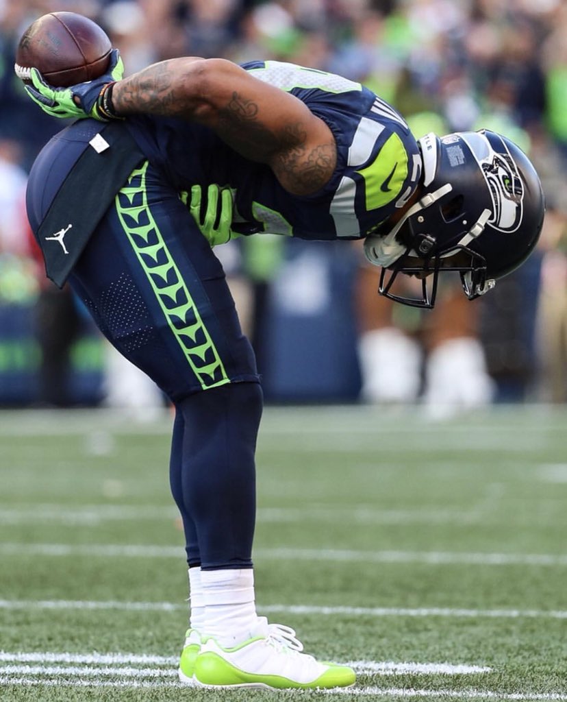 VLSpurs21's tweet photo. Radical changes need to come... @LeVeonBell  keep fighting 
@Earl_Thomas  come back stronger than ever https://t.co/0yU9jYpVuP