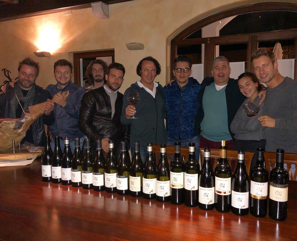 Simcic1860's tweet photo. Great Monday lunch with our Italian customers and Italian agents from Cuzziol Grandi Vini๐ฎ๐น
Grazie a tutti un bellissimo lunedรฌ!
Ciao a presto ๐ .
.
.
#marjansimcic #opoka #cuzziolgrandivini #italy #brda #slovenia #goriskabrda #simcic #ifeelslovenia #winelover https://t.co/aaoL0hBBig