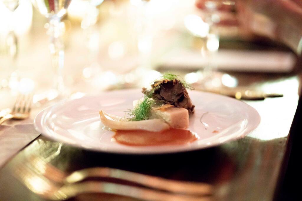 ShellStationsUS's tweet photo. Shell Gold+ members &amp; @Mastercard cardholders enjoyed a spectacular evening at Thursday night’s #PricelessTable with @Rick_Bayless at Chicago’s @AdlerPlanet. #ShellGoldPlus #Shell_OnTheRoad https://t.co/mpbZhfXeOT