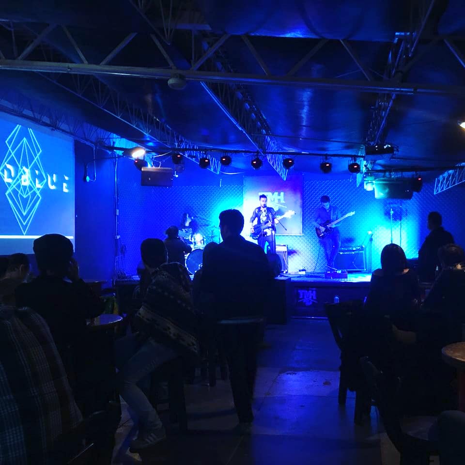 midbluecol's tweet photo. ¡Gracias a todos los que nos acompañaron en este evento tan bonito! Fue un placer compartir con usted y con bandas tan increíbles @oh_femmes @staywayrock @xinnixband en @themusichallbogota 
💥💥💥 ¡Vamos todos para arriba! ¡Cambiemos el chip! 

#cultura #bogota #colombia #indie https://t.co/RxdJ06aK1O