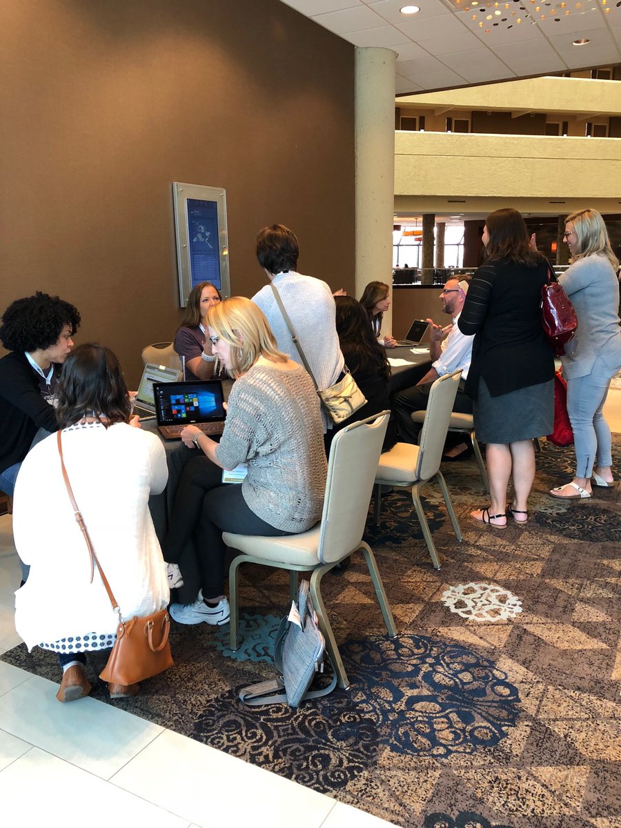 The help desk is well-populated and well-managed at #AWConf2018!