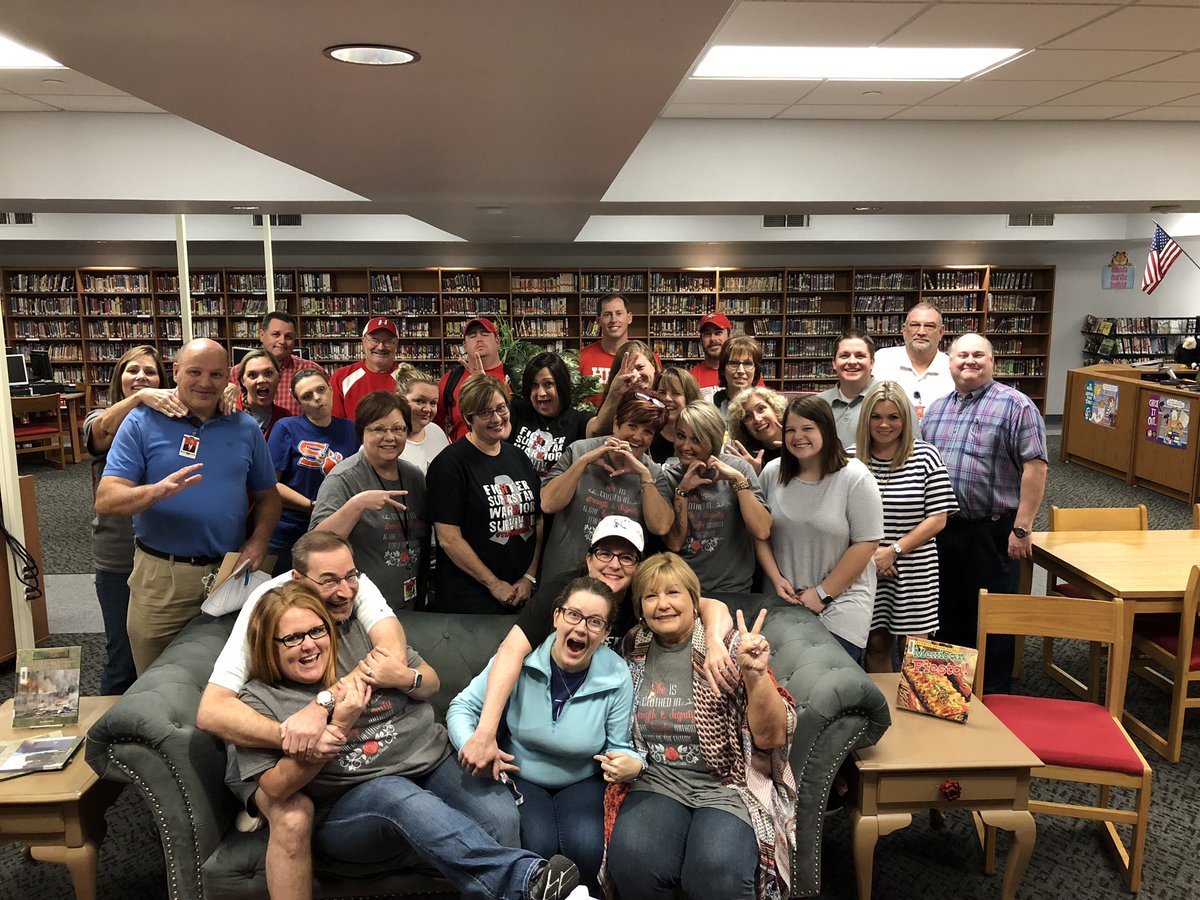 glshirley's tweet photo. Holliday High School supporting Brea Moore and her big fight! 👊🏼💪🏼🙏🏻❤️ #wemissyou #herostrong #BreaStrong https://t.co/nS9UziQ15J