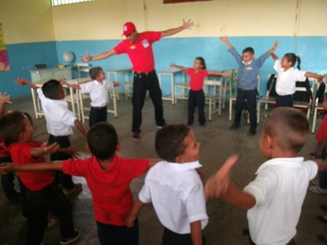 snantidrogas_ve's tweet photo. #ONALara | Servidores públicos de la @Redonalara busca resaltar los valores en todos los espacios, profundizando la educación, la cultura y conciencia de prevención integral en la UE Goajira Mamonal del municipio Moran @ppgrillo66 https://t.co/cxdfEjqRFQ