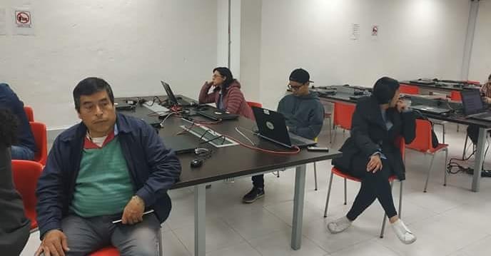 puntestrategico's tweet photo. ⭕Desde #Pamplona la #CamaraDeComercioDePamplona apoya a los emprendedores en las jornadas de socialización e inscripción a la convocatoria #DescubrimientoDeNegocios @AppsCo @Ministerio_TIC  con el apoyo de #PuntoEstrategico.
#AppsCoPorColombia #AppsCoEsEmprendimiento https://t.co/4E2TGikZZT