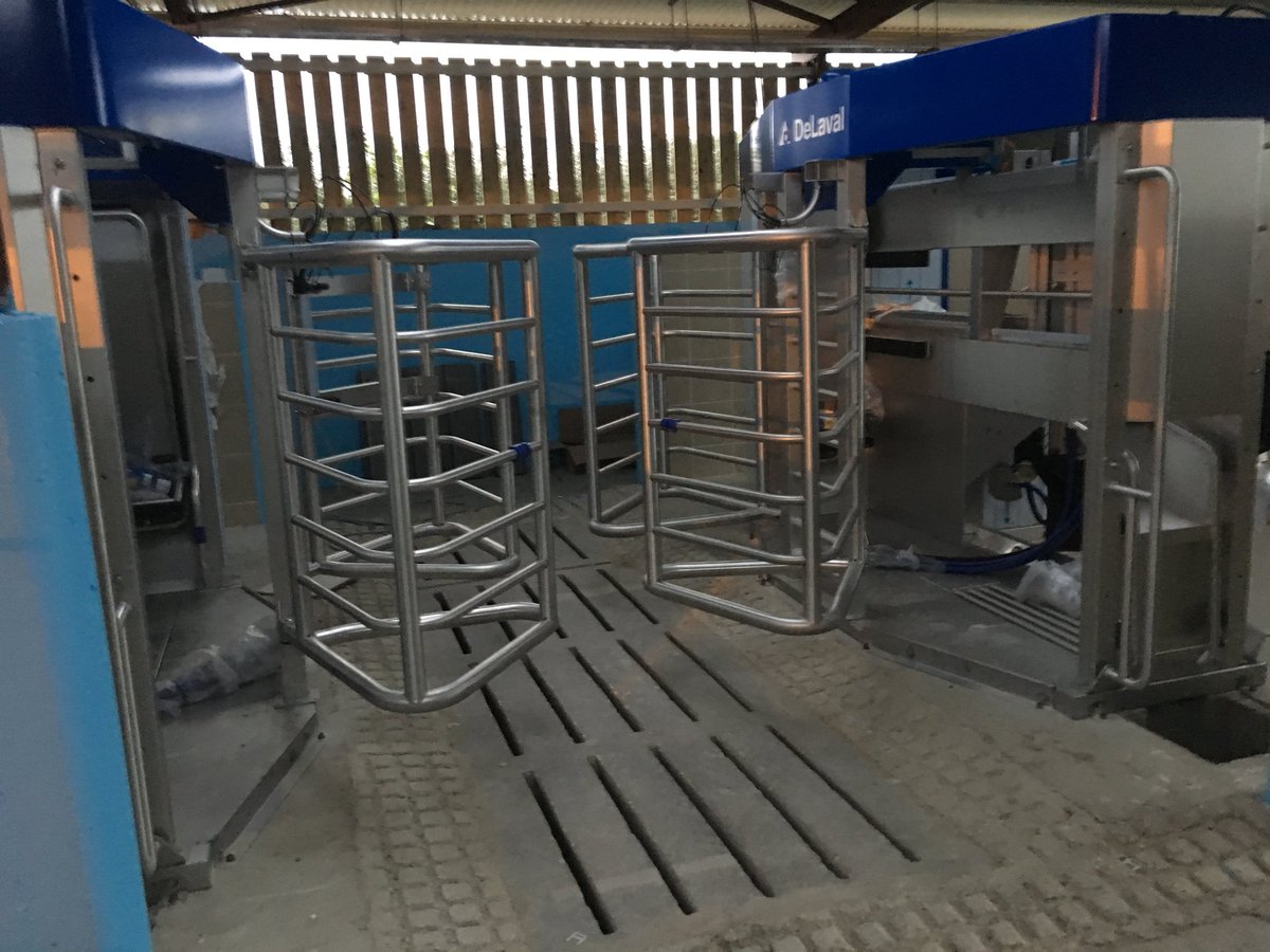 Brklydairysol's tweet photo. Bit of #teamblue progress today first 3 robots in position and bolted down #tinturrobotics #progressreport #teamdairy https://t.co/Exl5irGIoG