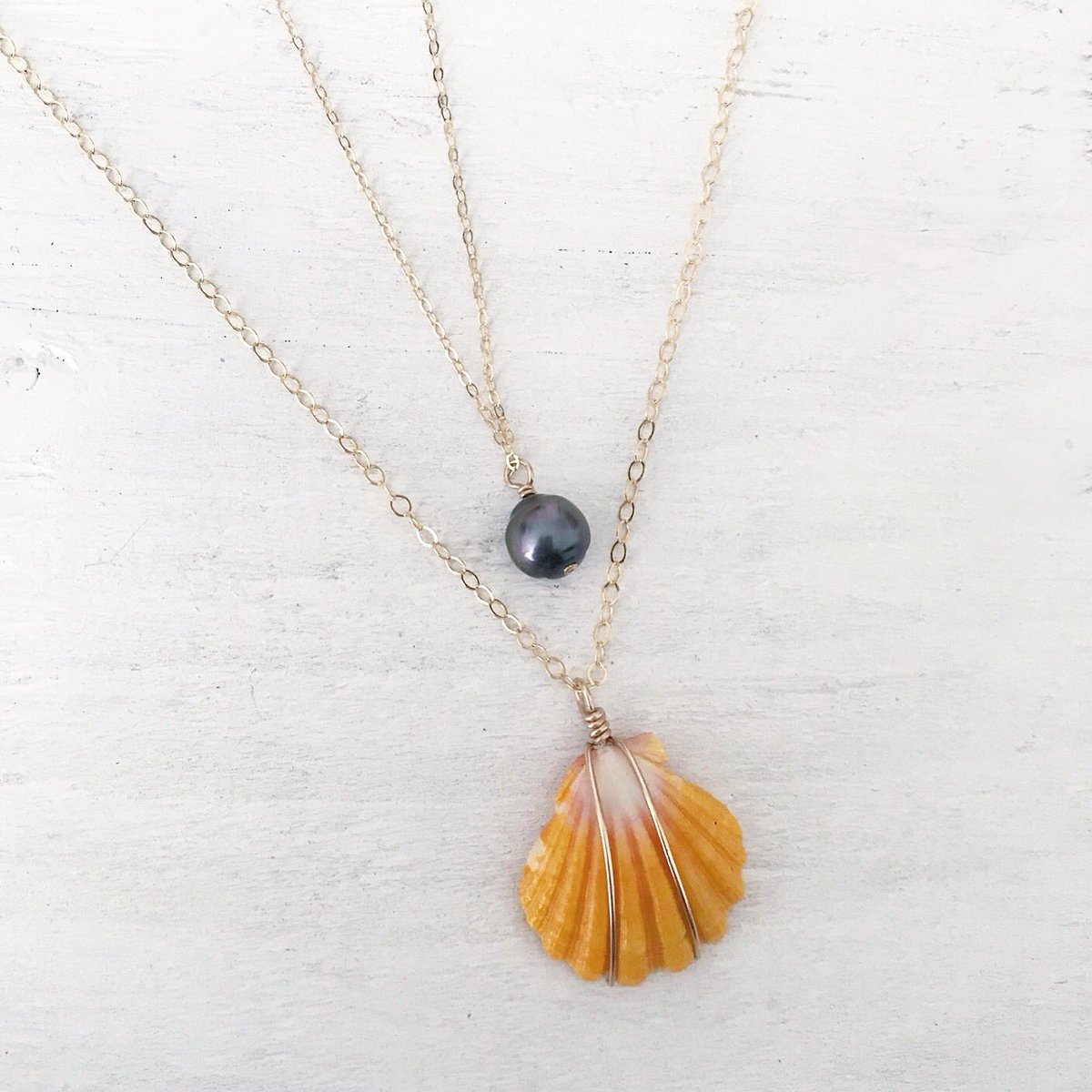 saltykissesHI's tweet photo. Is it really October? π±π
#HelloOctober #alohaOctober
#tahitianpearlnecklace #sunriseshellnecklace #madeinhawaii
Sunrise Shell and Tahitian Pearl Necklace https://t.co/98LY4EY3Qz