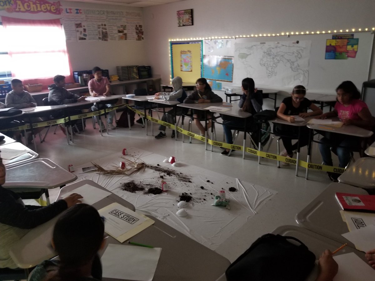 Cynthia_DWS's tweet image. WIN students working on their detective skills making observations and inferences! @DW_K8S @CAragon_CI #TextDetectives #TeamSISD