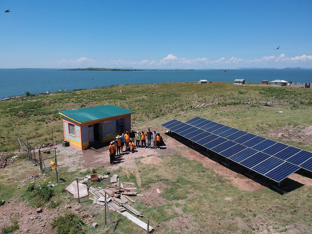 RenewviaEnergy's tweet photo. Access to clean, reliable #energy goes hand-in-hand with building prosperous communities where every family has a home. That's why we are investing in a #solar microgrid network in #Africa, with new facilities in #Ndeda and #Ringiti #WorldHabitatDay #SolarProgress https://t.co/8FuwzsZtBD