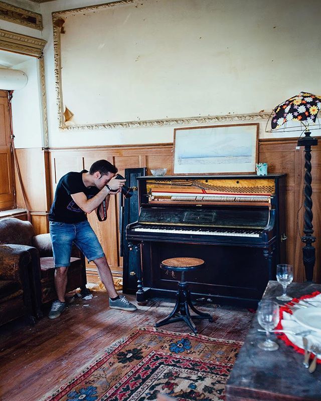 DjLyCoS's tweet photo. 🎹🎹🎹
".... capturamos las
notas del olvido ...”
——
📷 Photo: @okos_
——
✖️
#postu #abandonado #urbex #gameoftones #abandoned #abandonedspain #lugaresabandonados #urbexspain #urbex_utopia #rsa_preciousjunk #discarded_butnot_forgotten #thenorthframe #… https://t.co/6DrFhw0oyk https://t.co/sJb4u09Z5m