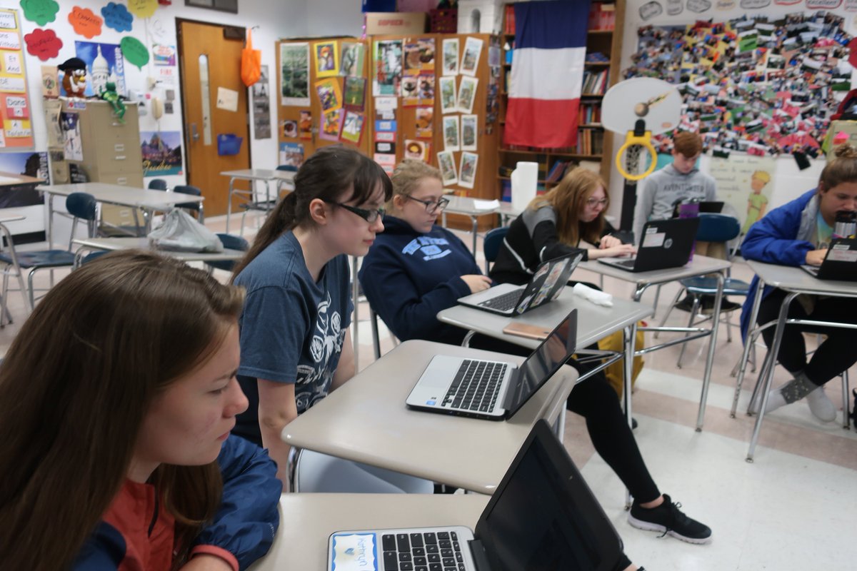 HCSPennHen's tweet photo. Today I did my second ever @hyperdocs - complete with my first ever @goformative and a @flipgrid. I am getting better with incorporating technology. I love that this all makes the learning more personalized and fun. #Frenchiscool 🇫🇷🇫🇷😀😃 https://t.co/tfLslgWDCQ