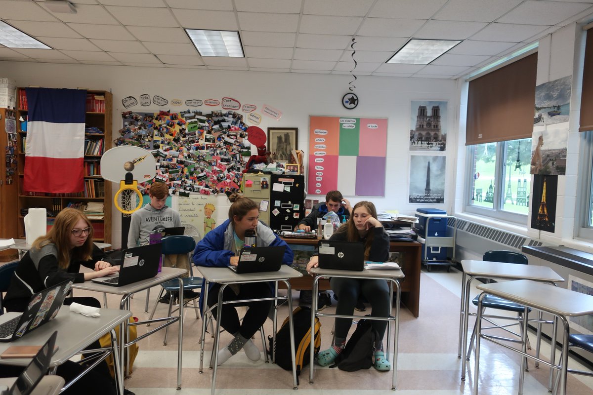 HCSPennHen's tweet photo. Today I did my second ever @hyperdocs - complete with my first ever @goformative and a @flipgrid. I am getting better with incorporating technology. I love that this all makes the learning more personalized and fun. #Frenchiscool 🇫🇷🇫🇷😀😃 https://t.co/tfLslgWDCQ