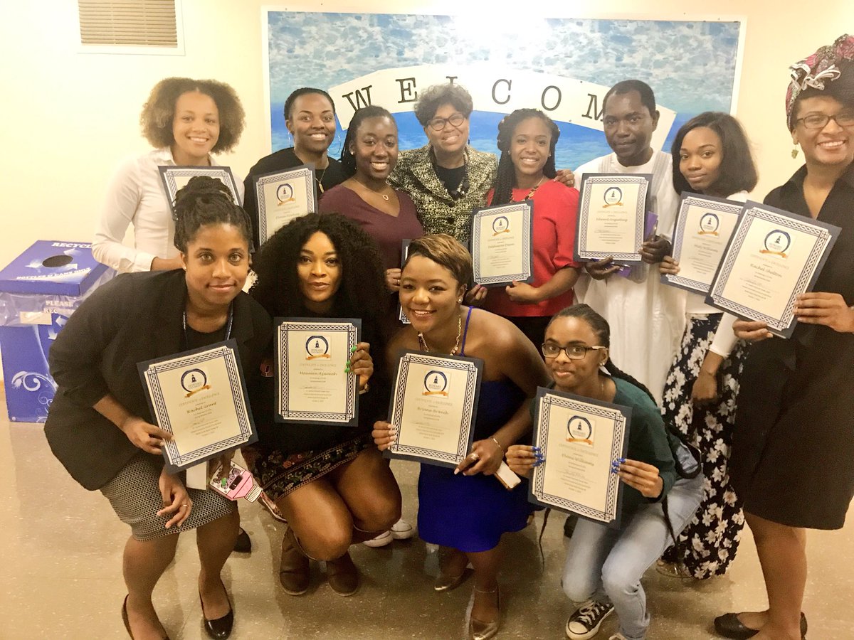 husswSCA's tweet photo. Today, an awards ceremony was held for students attaining a 4.0 GPA for Spring Semester 2018. These students were awarded with the Dean’s Academic Excellence + Leadership Circle award. Congratulations to all! (All receipents are not pictured). #HowardPrepared https://t.co/xJv1uEfRLT