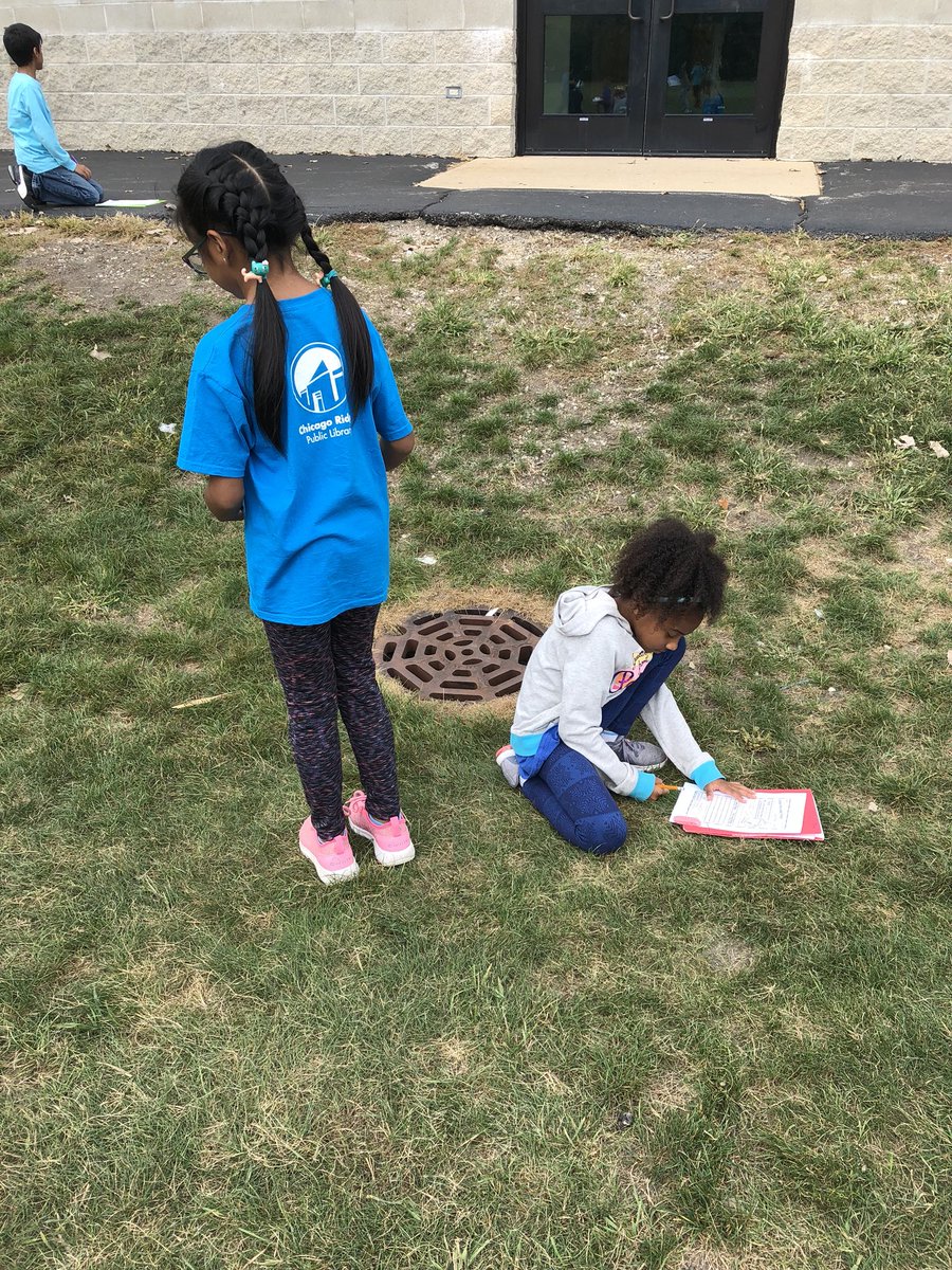 MrsFox209's tweet image. Completed a scavenger hunt and explored our environment while looking for living and non-living organisms! Bringing science to life! #cridgepride #thirdgradescientists #handsonlearning