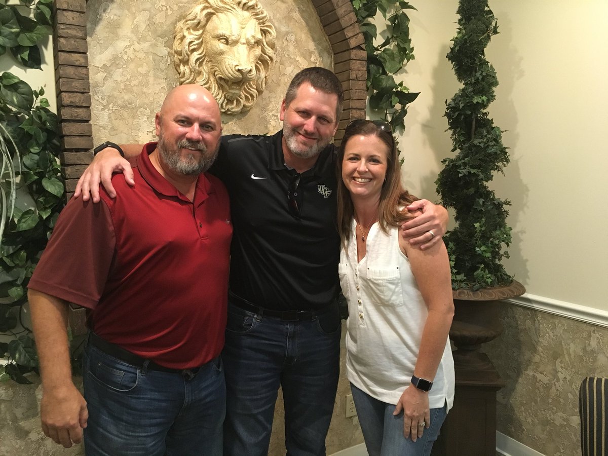 TeamWeaverRE's tweet photo. We love it when a plan comes together! Congrats Brian & Lisa! Sold their Winter Springs townhome in less than a week! #TeamWeaver #SoldisGold #C21AC https://t.co/ke2b0Ol2mn