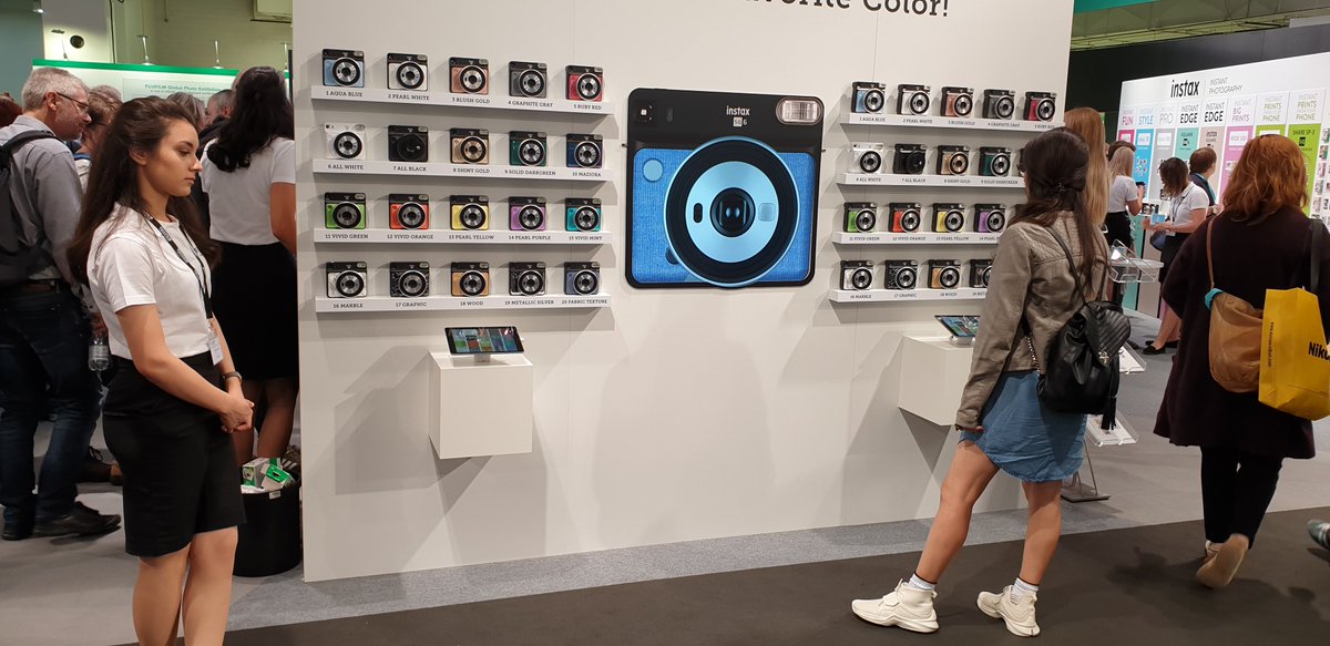AlzuraAg's tweet photo. Impressionen von der #Photokina in Köln! :)
#photoexhibition #cologne #newideas #actionfoto #fotomesse #photographer #3deffects #kölnmesse #colorful #photokinaköln #photokina2018 #fotografie https://t.co/a2BZDCumng