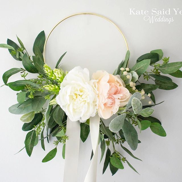 KateSaidYes's tweet photo. Loving all the hoops passing through our studio lately!  Silk wedding floral hoop by Kate Said Yes Weddings.
#hoopbouqet #floralhoop #flowerhoop 
#weddingbouquet #bridalbouquet #weddingflowers #bouquet #bride #bridalbouquet #bridetobe #weddingplanning #weddinginspiration #we… https://t.co/TDWarwyh9n