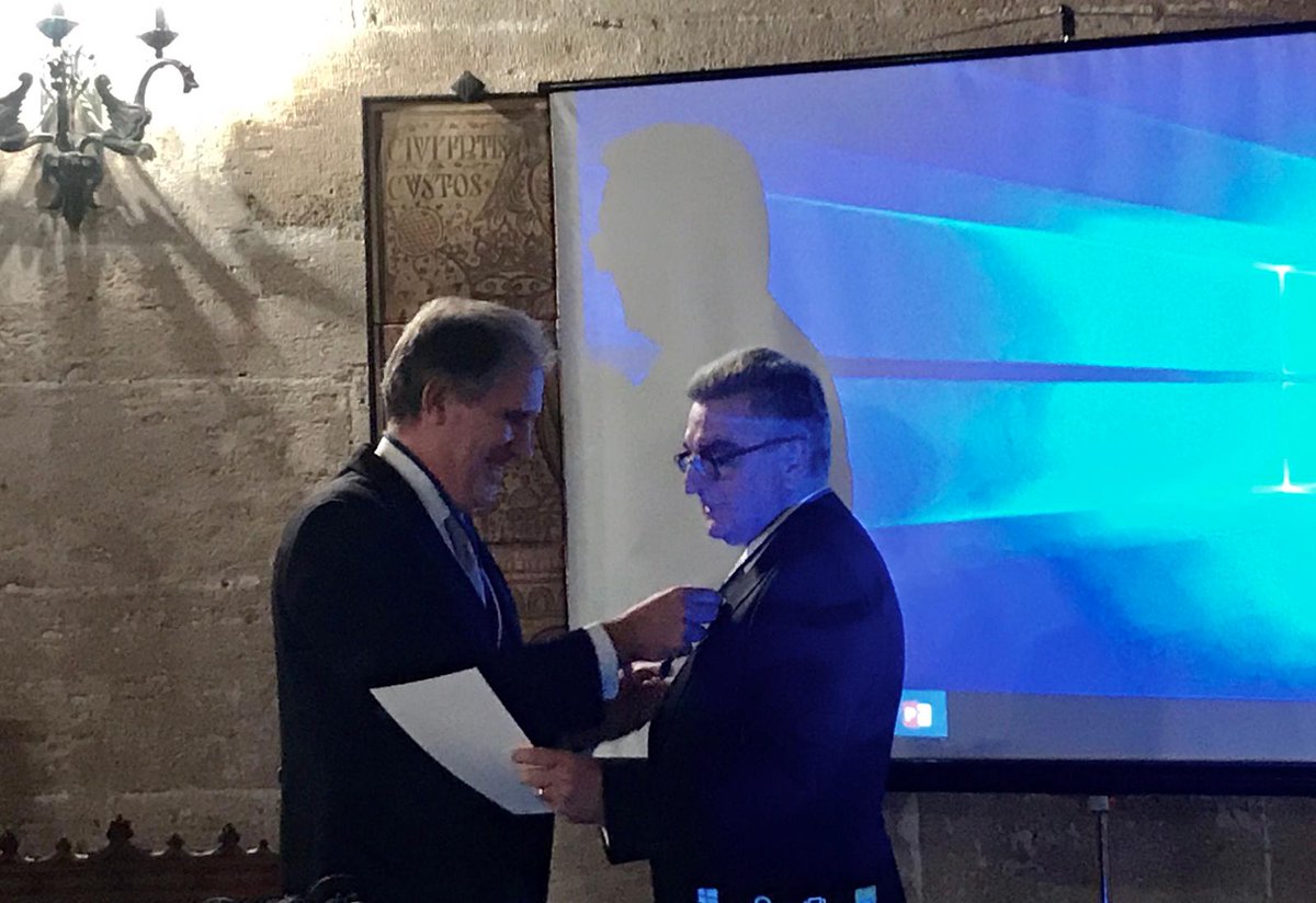 VicenteBetoret's tweet photo. Asistiendo al nombramiento de mi amigo Ilmo. Sr. Dr. D. José Alfredo Pellícer Artés como académico nº 2 de la Real Academia de Cultura Valenciana, no cabe duda d su contribución a la difusión d la cultura en la sociedad valenciana.
Enhorabuena por tu nombramiento!
#SempreValencia https://t.co/WweZSO3s4k