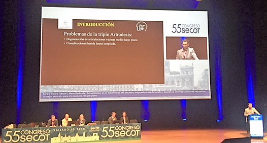 semcpt1's tweet photo. Y enhorabuena a los ponentes de dicha excelente mesa "Actualización en el Tratamiento del Pie Plano Valgo Adquirido del Adulto" #SEMCPT #SECOT2018: Dra. Sánchez, Dr. Herrera, Dr. Tejero y Dr. Poggio!!!

@soycot @secot18 @EFORTnet @EFASnews @aeartroscopia @semcpt1 https://t.co/taFIxyC0bU