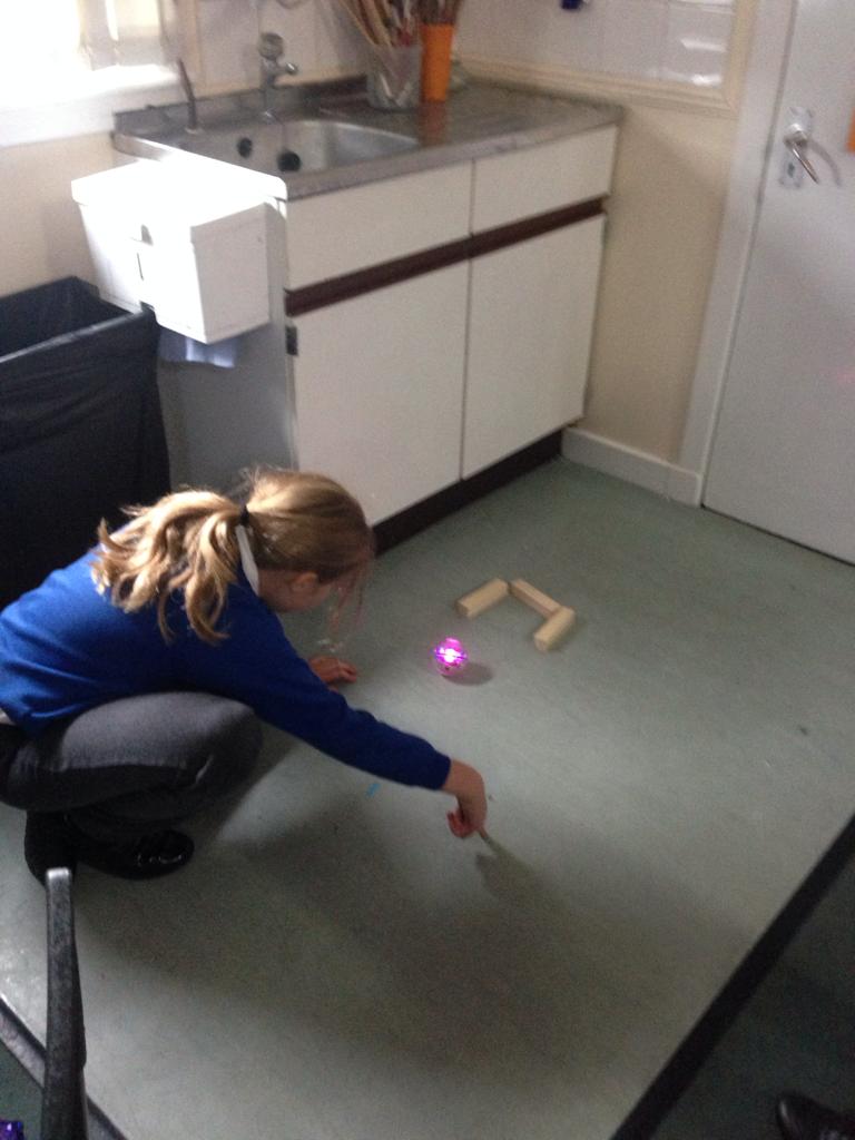 ThornhillPS1's tweet photo. We had a fantastic morning exploring @BookCreatorApp and using sphero with @stevebunce. We are looking forward to working with you again. #TPSdigital #TPSstem #becreative #innovation https://t.co/NU2ESgrlue