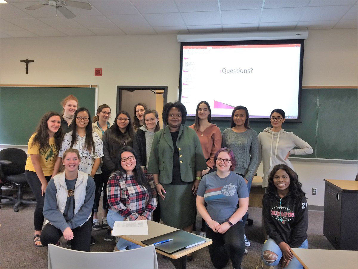 StKateEcon's tweet image. It was so great to hear from Husniyah Bradley who came to our American Government & Policy class last Friday! She is an amazing a lawyer, advocate, community organizer and leader #mystkates #awesomespeaker