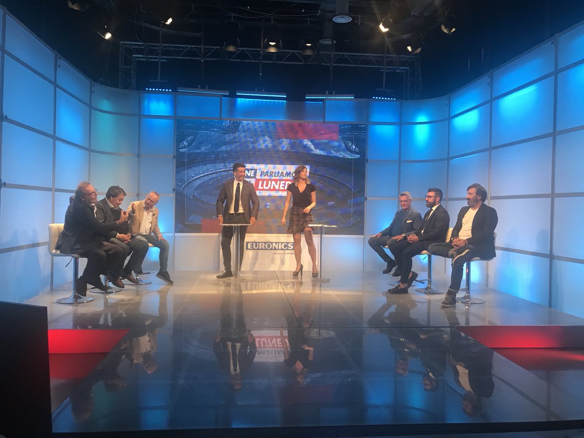 Neparliamoillunedi in diretta e Livestreaming @SilverMele <a href="/NoemiDeFalco/">Noemi De Falco</a> <a href="/SasaCaiazza/">Salvatore Caiazza</a> <a href="/IavaroneToni/">Toni Iavarone</a> <a href="/carminemartino2/">Carmine Martino</a> #AntonioCorbo #FrancescoMontervino #aspettandolachampions #dimenticareTorino