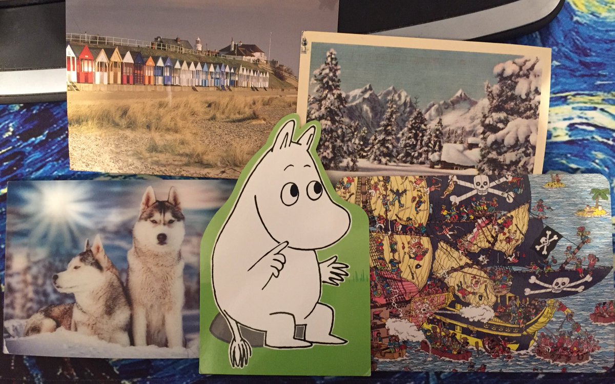 lyra_ballerina's tweet photo. There’s no better thing in a gloomy Monday than to open your mailbox to find 5 great postcards waiting for you ❤️ @postcrossing #PostcardAddict https://t.co/6yFJbZA5iA