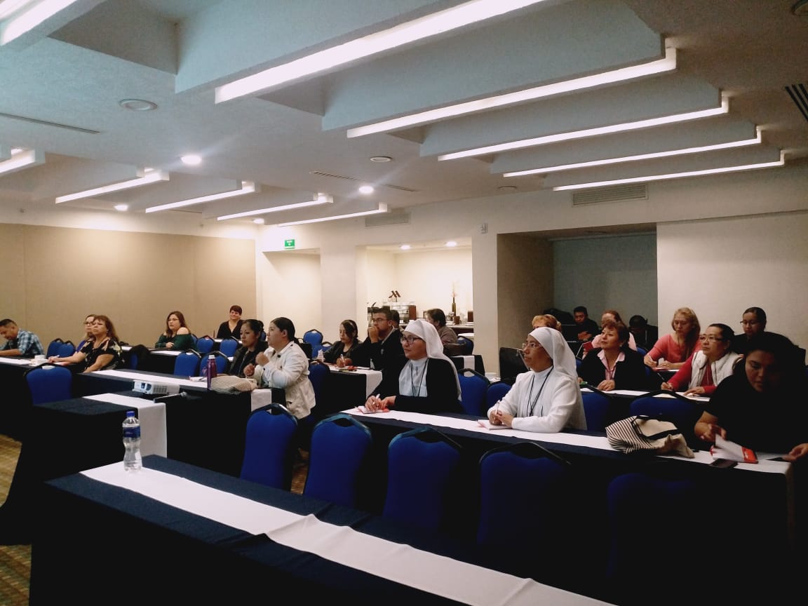 ameemcti's tweet photo. Puebla, Pue.- Taller de Interpretación de Gasometrías, en el marco del XLII Pre-Congreso Anual de la Asociación Mexicana de Enfermeras Especializadas en Medicina Crítica y Terapia Intensiva (AMEEMCTI) y el Colegio Mexicano de Medicina Crítica (COMMEC). https://t.co/vpib4kvFlQ