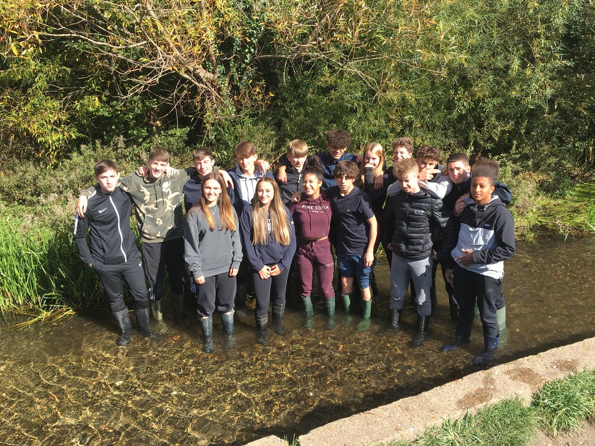 GCHumanities's tweet photo. Great day in the sunshine carrying out physical fieldwork at the River Chess #GCGeog #gcy1118 #amershamfsc https://t.co/8puloGKeL7