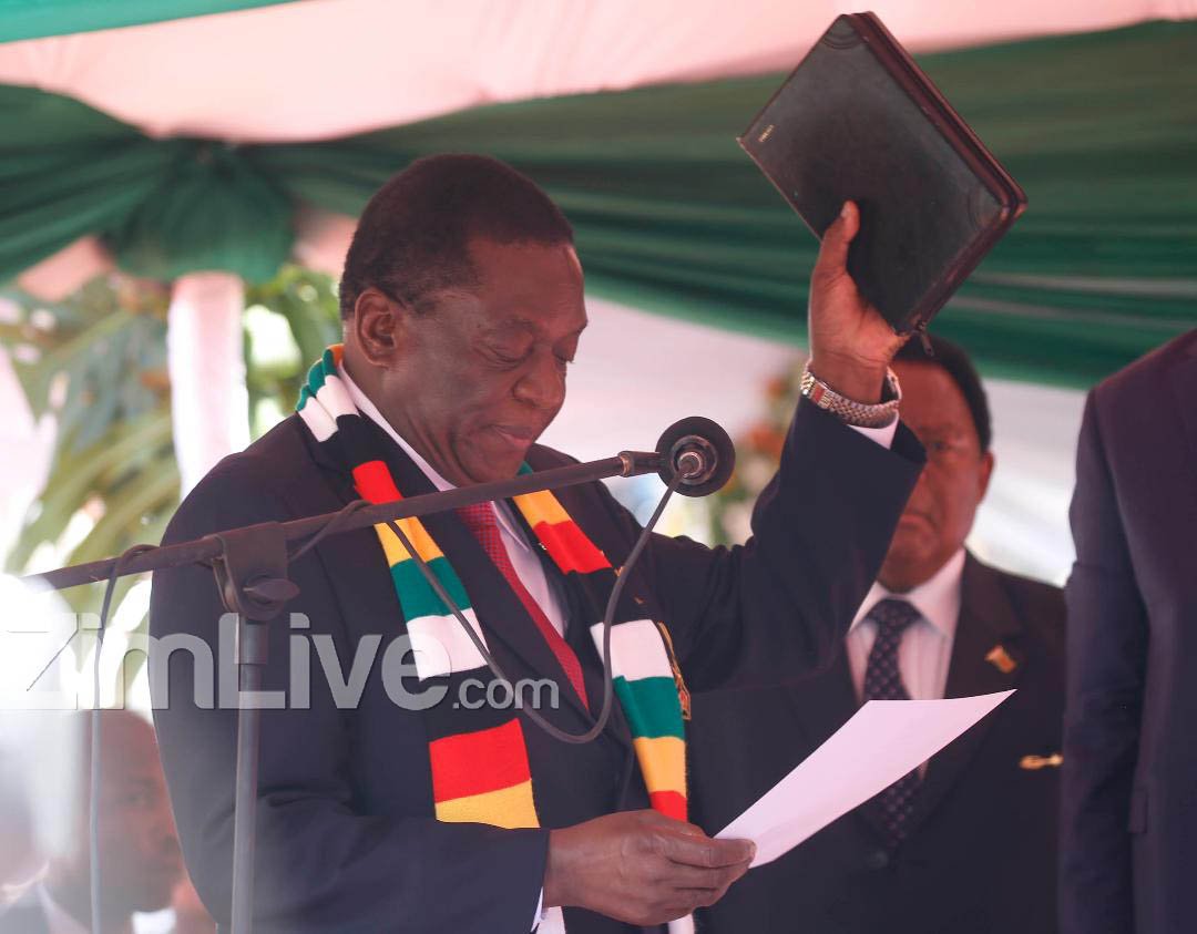 Mathuthu's tweet photo. #OpenForArrest Man arrested for saying Emmerson Mnangagwa incompetent
https://t.co/D2cy07DuH1 https://t.co/sFjQJZFjtR