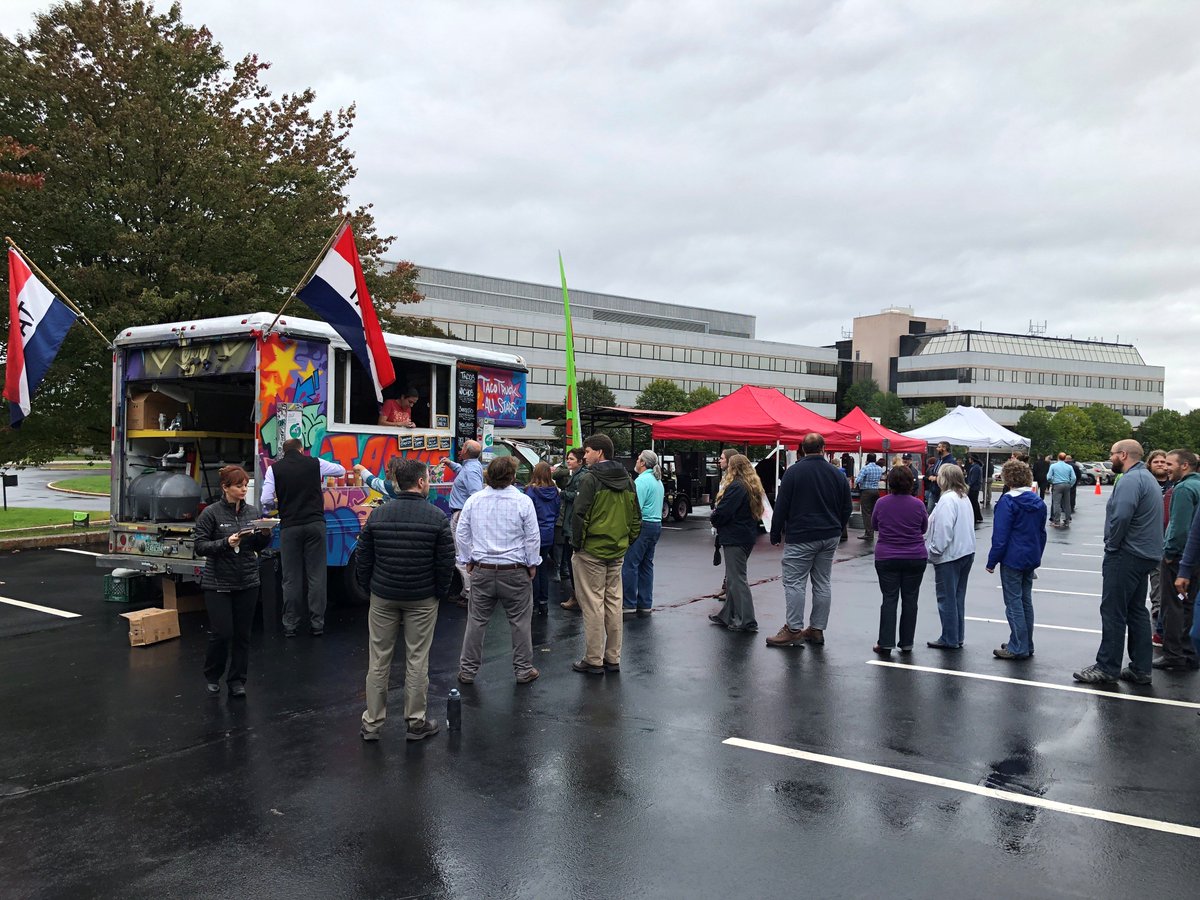 NationalLife's tweet photo. A little rain won't keep us from showing our teammates appreciation! #foodtrucks #AmericanFlatbread #TacoTruck #CornerstoneBurgers #TheDonutDude #TheUdderGuys
#dogoodbegoodmakegoodeatgood https://t.co/DMbsUAavlh