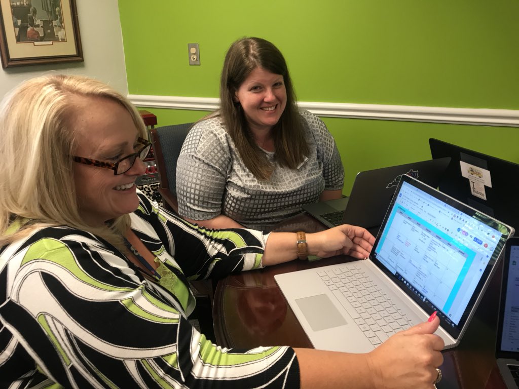 heatherwarrell's tweet photo. Another Living Calendar in full effect @ShelbyJCPS!  Thanks Principal Goff for a great visit!  Go, Shelby, Go!  #JCPSBackpack #KYGoDigital https://t.co/cVGUCkiDx4