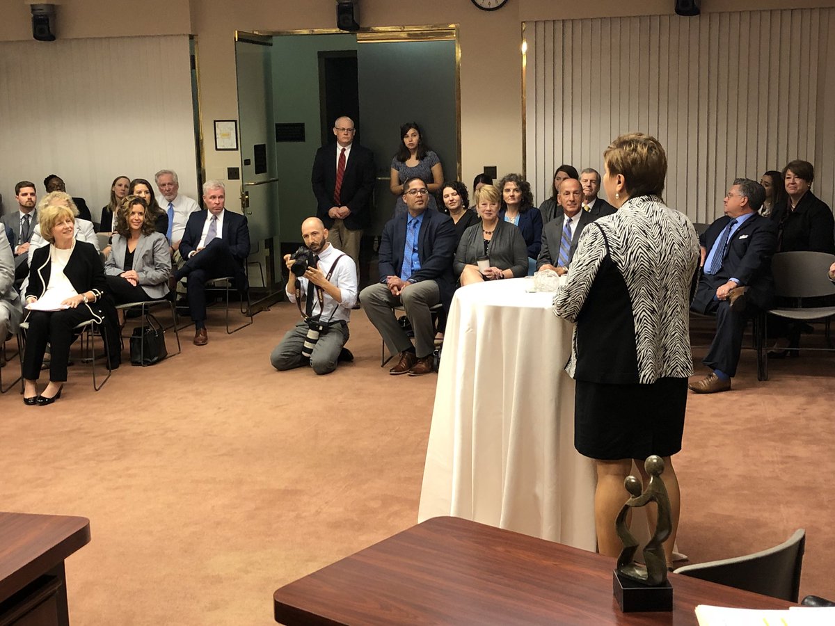 PAP4Children's tweet photo. @PAP4Children was honored to give @SenJudySchwank our Be Someone For Kids Award! In presenting the award, PPC President & CEO Joan Benso said, “We have enjoyed a wonderful partnership with Judy as she has worked to improve the lives of Pennsylvania’s children.” #BeSomeoneForKids https://t.co/kW6ectfpyb