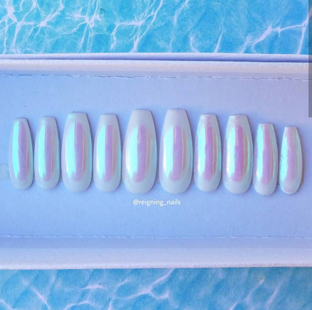 reigningnails's tweet photo. White Chrome Press on Nails 😍

#nailsofinstagram #nails #nailsart #nail #nailsalon #naildesign https://t.co/Nl2f1OsCs6