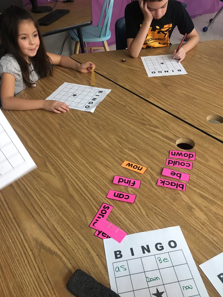 MissTrinder104's tweet image. Today we made bingo cards with our sight words ☺️✅ @RyersonHeights @GEDSB @AmyGlobensky24 #funandfunctional