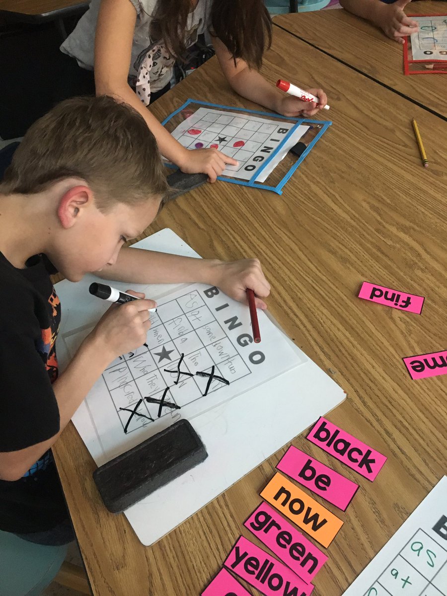 MissTrinder104's tweet image. Today we made bingo cards with our sight words ☺️✅ @RyersonHeights @GEDSB @AmyGlobensky24 #funandfunctional
