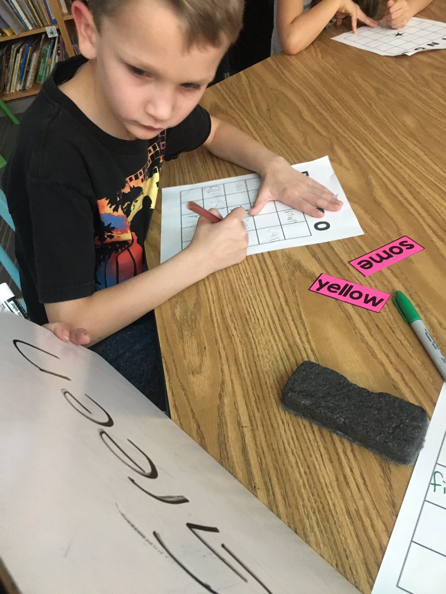MissTrinder104's tweet image. Today we made bingo cards with our sight words ☺️✅ @RyersonHeights @GEDSB @AmyGlobensky24 #funandfunctional