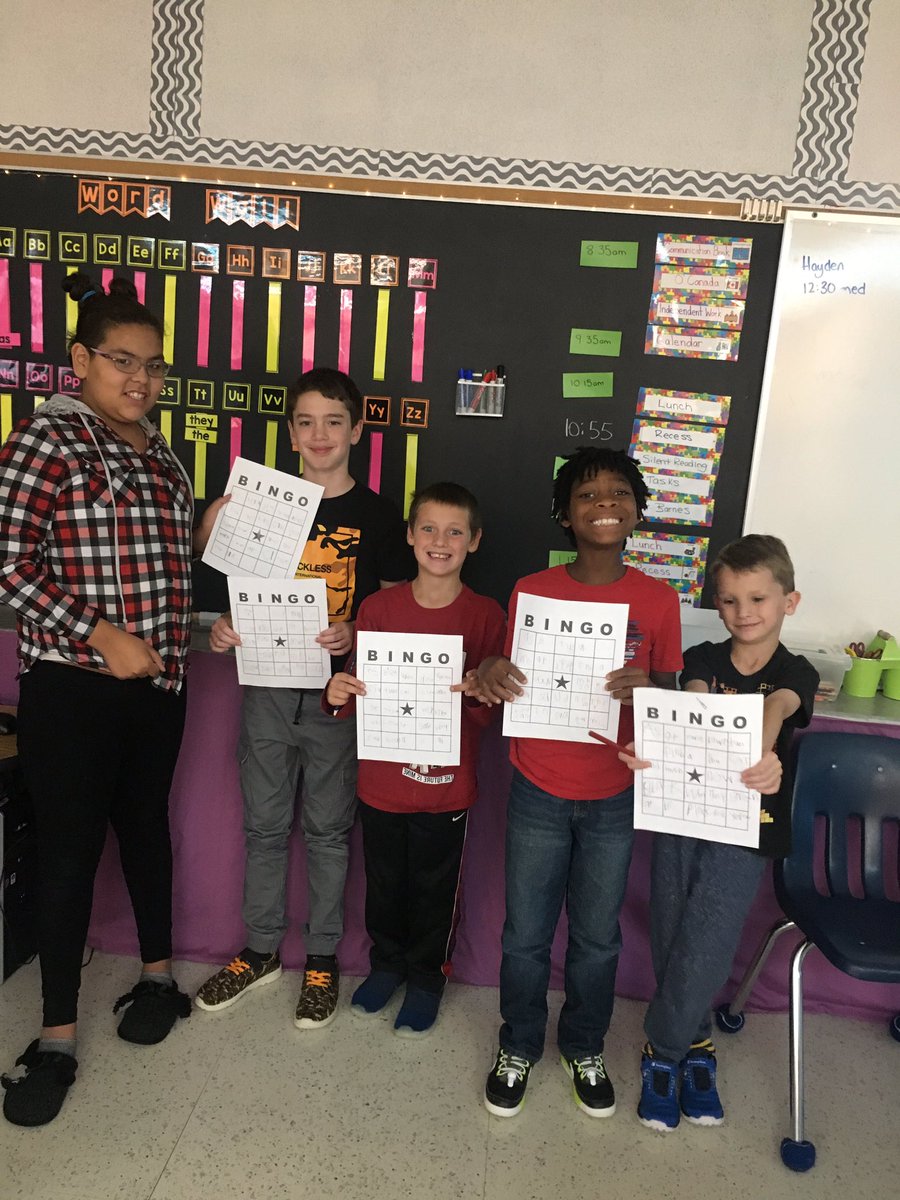 MissTrinder104's tweet image. Today we made bingo cards with our sight words ☺️✅ @RyersonHeights @GEDSB @AmyGlobensky24 #funandfunctional