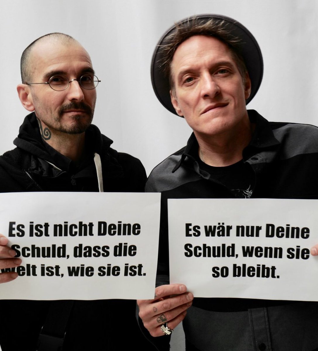 Bela und Mark B.
#DiePARTEI #HambacherForst