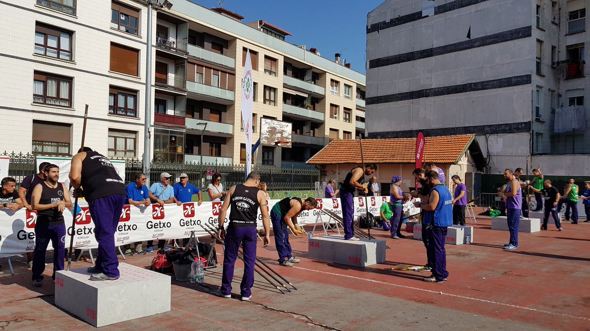 Harrizulaketa's tweet photo. Bizkaiko #harrizulatzaileak Binakako Txapelketa 2018. Algorta. ARGAZKIAK
#herrikirolak https://t.co/jvsJk3Acco