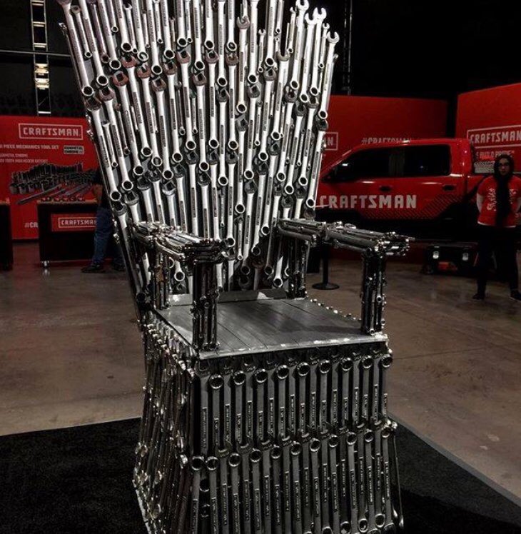 AhDareRef58's tweet photo. The official chair of @spittinchiclets! @BizNasty2point0 @RearAdBsBlog @ryanwhitney6 https://t.co/6KQcY9HFfJ
