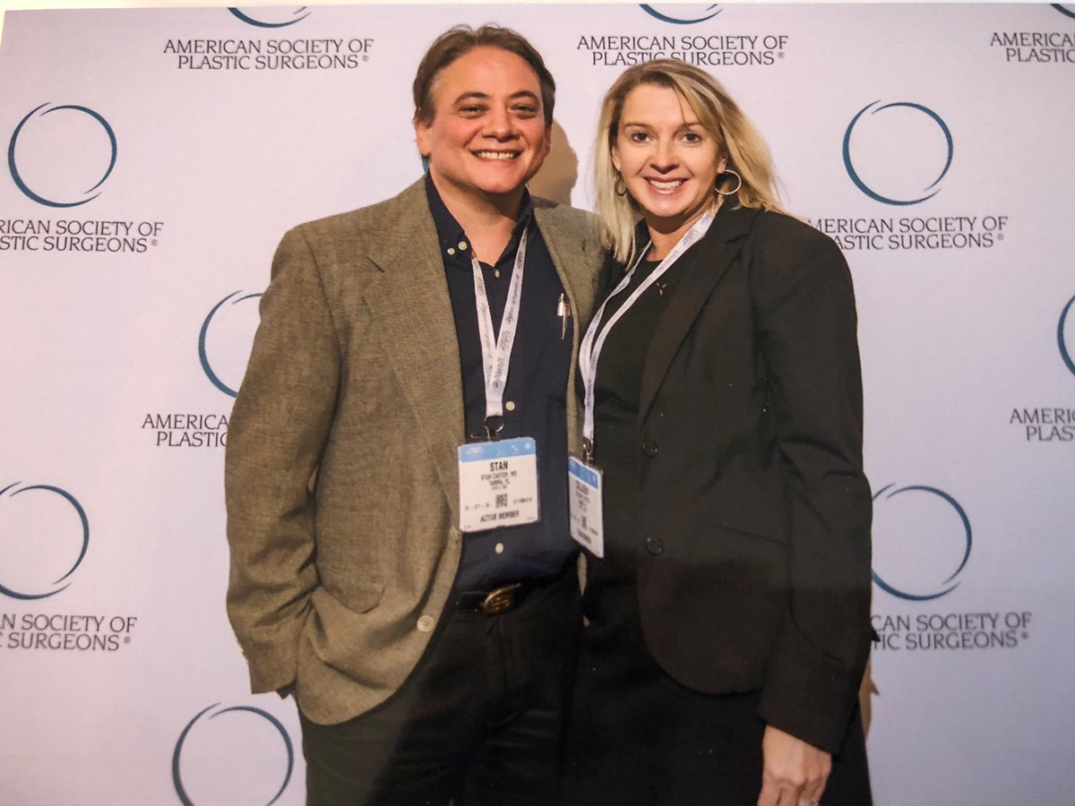DrStanCastor's tweet photo. What a fantastic weekend in Chicago at Plastic Surgery-The Meeting 2018! Saw familiar faces, met new people, learned new ideas and technologies! #plasticsurgery #realself #PSTM2018 #chicago https://t.co/q9S0pKZeE1
