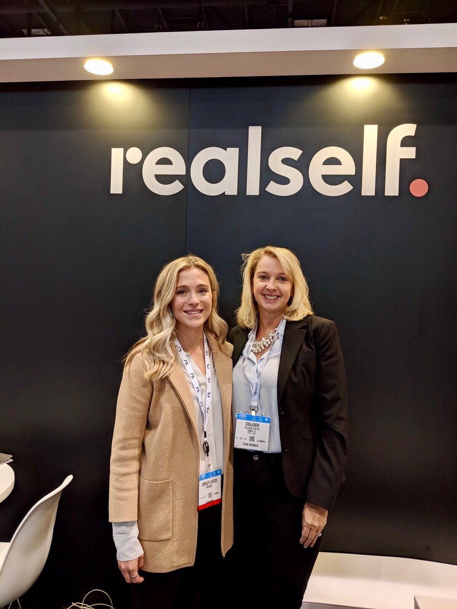 DrStanCastor's tweet photo. What a fantastic weekend in Chicago at Plastic Surgery-The Meeting 2018! Saw familiar faces, met new people, learned new ideas and technologies! #plasticsurgery #realself #PSTM2018 #chicago https://t.co/q9S0pKZeE1