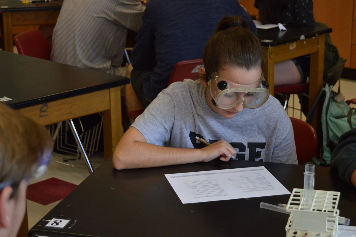 PHSDigitalMedia's tweet photo. So much is happening here at Page! Students in Mrs. Smitherman class are doing an enzyme lab today.
#dreambig https://t.co/WZwqSs4KeP